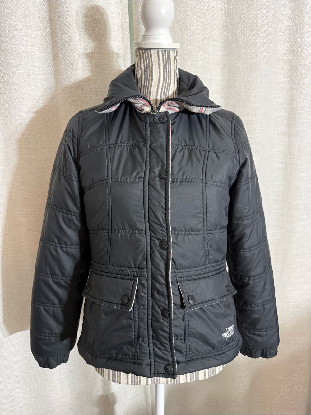The North Face womens Dark Gray Quilted Parka reversible Jacket